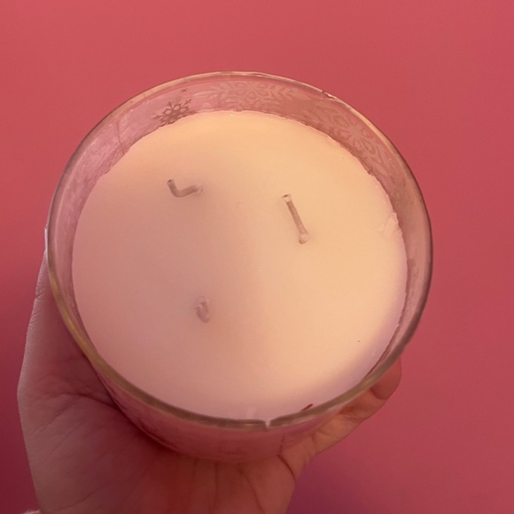 White Barn Champagne Toast Scented Candle - Picture 3 of 3